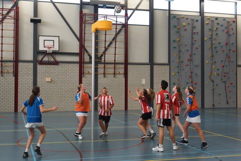 Korfbal C2  29 november-033.JPG